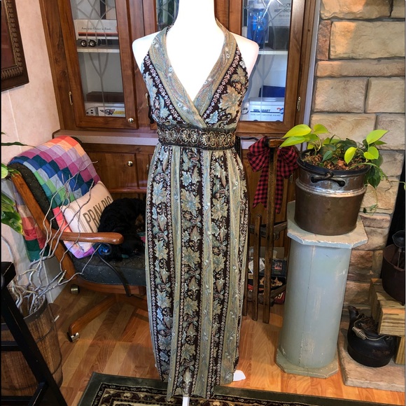 Tiana B. Dresses & Skirts - HP 🎈🎉🎉🎉🎉NWT SIZE 6 TIANA B. BROWN AND GREEN PAISLEY PRINT HALTER MAXI DRESS